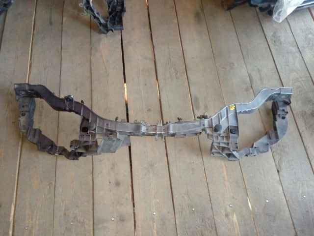 Ford Focus mk3 Zárhíd homlokfal